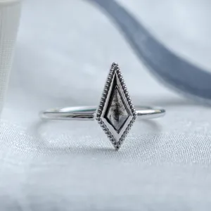 Vintage kite prsten se salt and pepper diamantem LIVIA Thumbnail