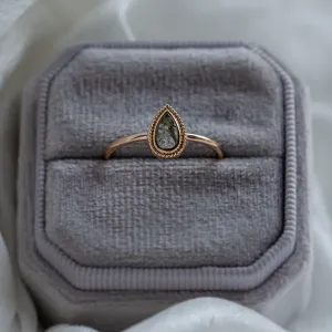 Prsten ve vintage stylu se salt'n'pepper diamantem ANTONIA Thumbnail