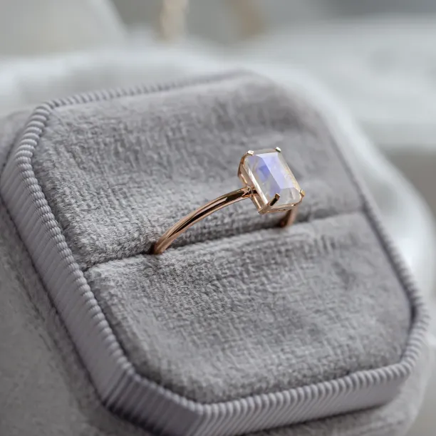 Engagement ring with moonstone TATIANA Image