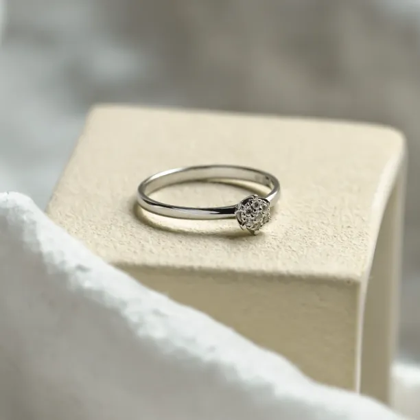 Romantický zásnubní prsten plný moissanitů CAMILLIA Image