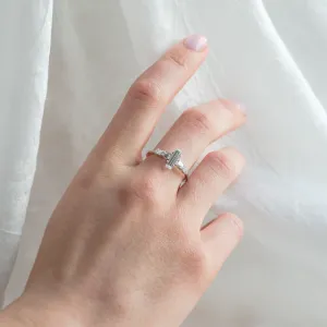 Elegant engagement ring with baguette moissanites EARL Thumbnail