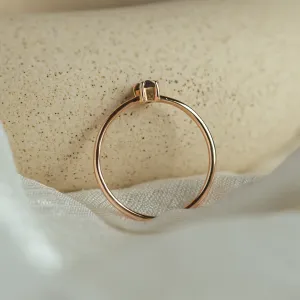 Minimalistický zásnubní prsten se salt'n'pepper diamantem RETTI Thumbnail