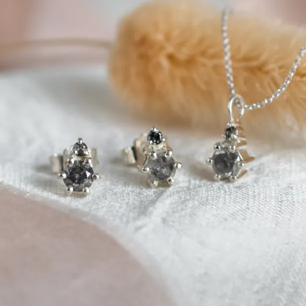 Set šperků se salt and pepper diamanty v cluster stylu RILEY Image