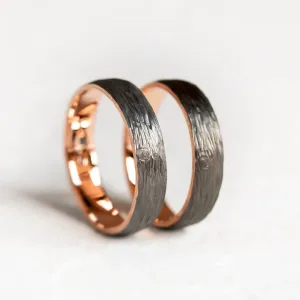 Black wedding rings with woodbark surface EBEN Thumbnail
