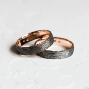 Black wedding rings with woodbark surface EBEN Thumbnail