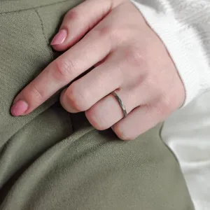 Černé snubní prsteny ze zlata s tepaným povrchem AZTEK Thumbnail