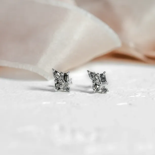 Gold cluster earrings with salt and pepper diamonds QUATRO Image