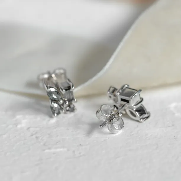 Gold cluster earrings with salt and pepper diamonds QUATRO Image