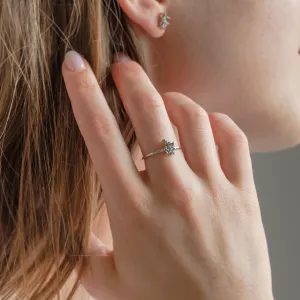 Netradiční cluster prsten se salt and pepper diamanty TASSIA Thumbnail