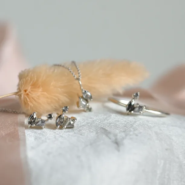 Sada zlatých šperků se salt and pepper diamanty v cluster stylu SHIRLEY Image