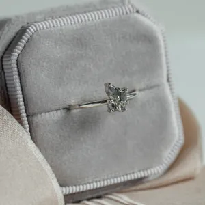 Netradiční cluster prsten se salt and pepper diamanty TASSIA Thumbnail