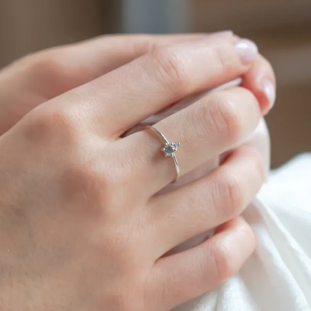 Decentní cluster prsten se salt and pepper diamanty ORESTE Image