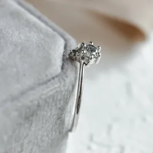 Decentní cluster prsten se salt and pepper diamanty ORESTE Thumbnail