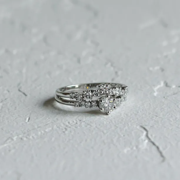 Elegant engagement set with diamonds GABRIELE Image