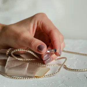 Zásnubní prsten s modrým safírem LOUIS Thumbnail