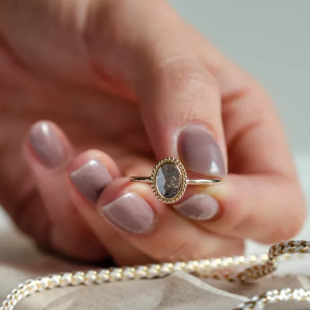 Zlatý vintage prsten se salt'n'pepper diamantem PHILIPPE Image