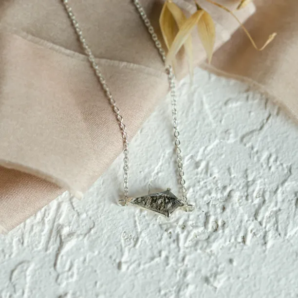 Gold bracelet with kite rutilated quartz POLLIS Image