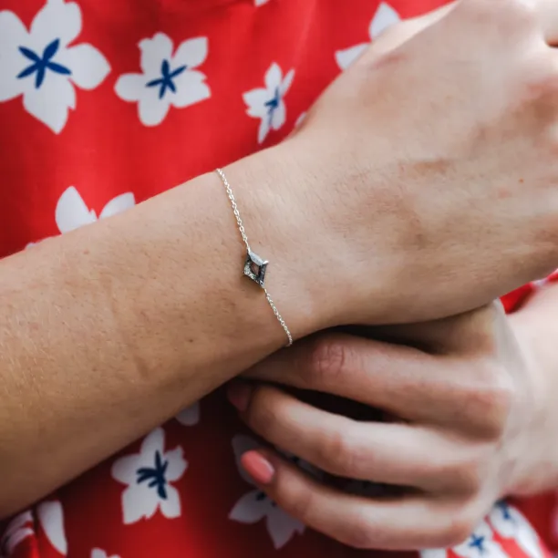 Zlatý náramek s kite rutilovým křišťálem POLLIS Image