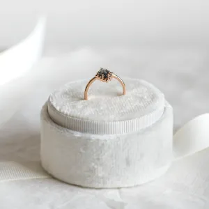 Originální prsten se salt'n'pepper diamanty DOME Thumbnail