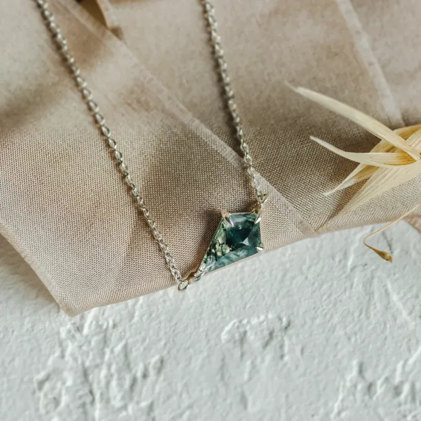 Zlatý náramek s mechovým achátem TELERI Image