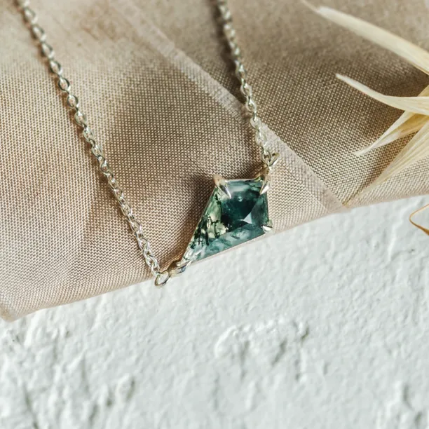 Zlatý náramek s mechovým achátem TELERI Image