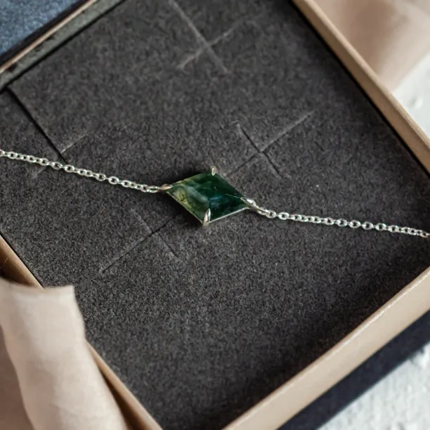 Zlatý náramek s kite mechovým achátem AVARI Image