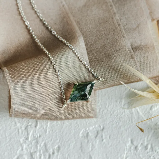 Zlatý náramek s kite mechovým achátem AVARI Image