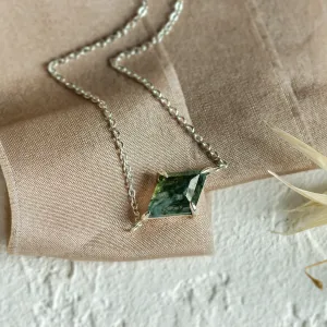 Zlatý náramek s kite mechovým achátem AVARI Thumbnail