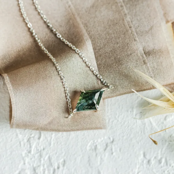 Zlatý náramek s kite mechovým achátem AVARI Image