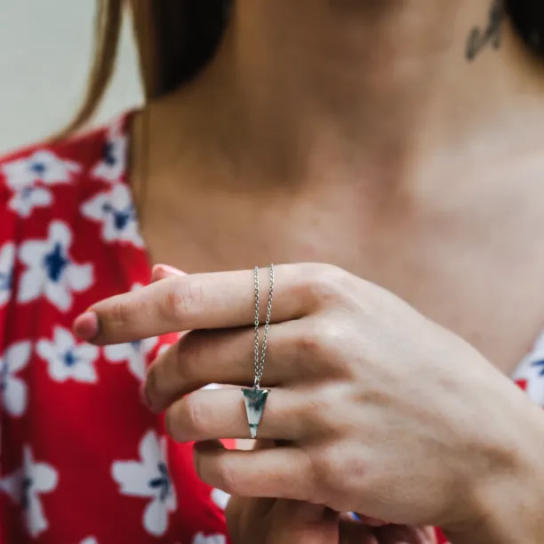 Zlatý náhrdelník s triangle mechovým achátem GALADRIEL Image