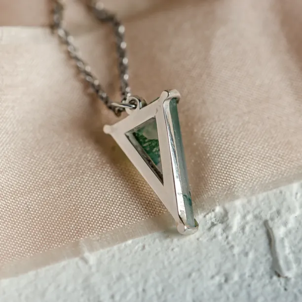 Zlatý náhrdelník s triangle mechovým achátem GALADRIEL Image