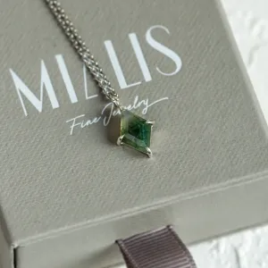 Zlatý náhrdelník s kite mechovým achátem QUENDI Thumbnail