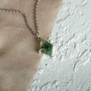 Zlatý náhrdelník s kite mechovým achátem QUENDI Thumbnail