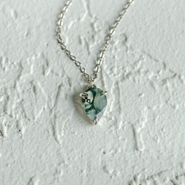 Zlatý náhrdelník s pear mechovým achátem NOLDOR Image