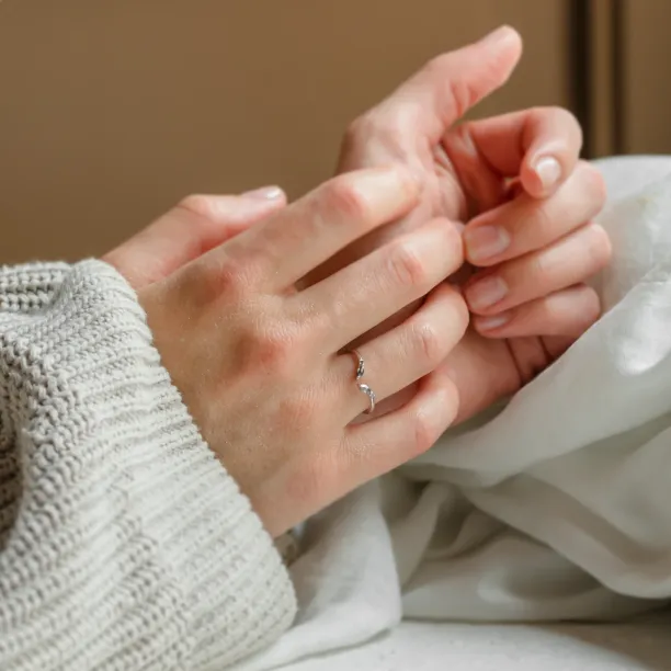 Zlatý otevřený prsten se salt and pepper diamanty ADA Image