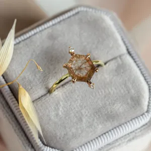 Zlatý prsten s hexagon salt'n'pepper diamantem ACHILLE Thumbnail