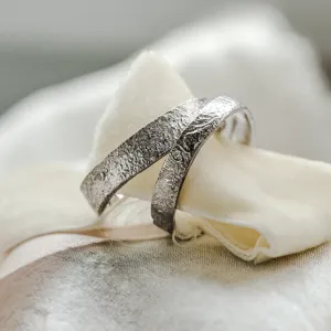 Unusual wedding bands with moon surface LUNE Thumbnail