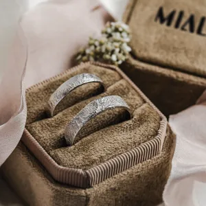 Unusual wedding bands with moon surface LUNE Thumbnail