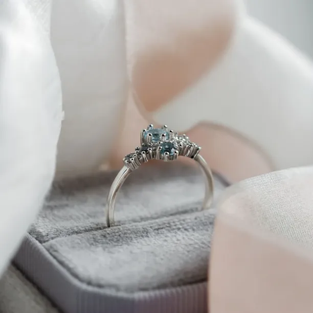Cluster ring with aquamarines and diamonds GLACIER Image