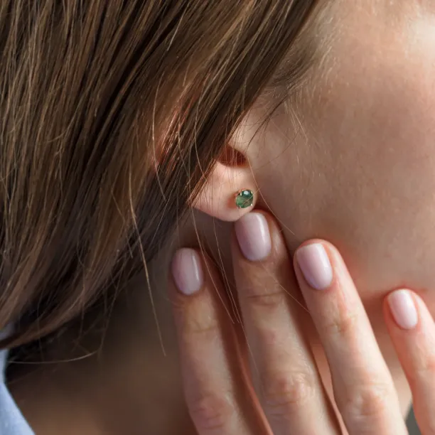 Round gold stud earrings with moss agate RENE Image