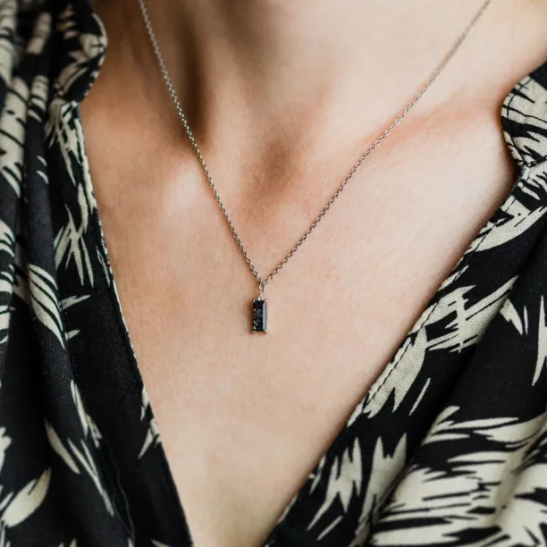 Zlatý náhrdelník s baguette salt'n'pepper diamantem PARIS Image