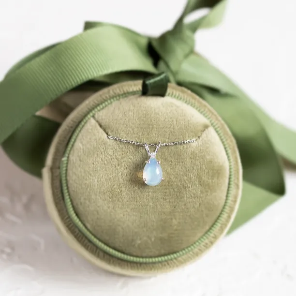 Zlatý náhrdelník s bílým opálem a diamantem BRISBANE Image