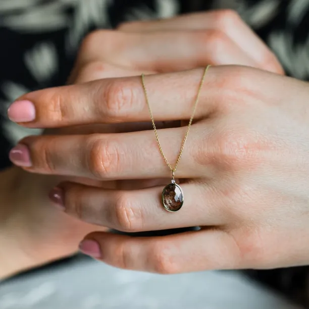 Gold necklace with oval salt'n'pepper diamond VICTORIA Image