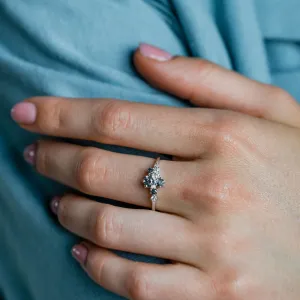 Netradiční cluster prsten se salt'n'pepper diamanty GEMBA Thumbnail