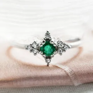 Gold emerald ring with diamonds ELA