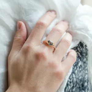 Original gold ring with an asymmetric teal sapphire TAYLOR Thumbnail