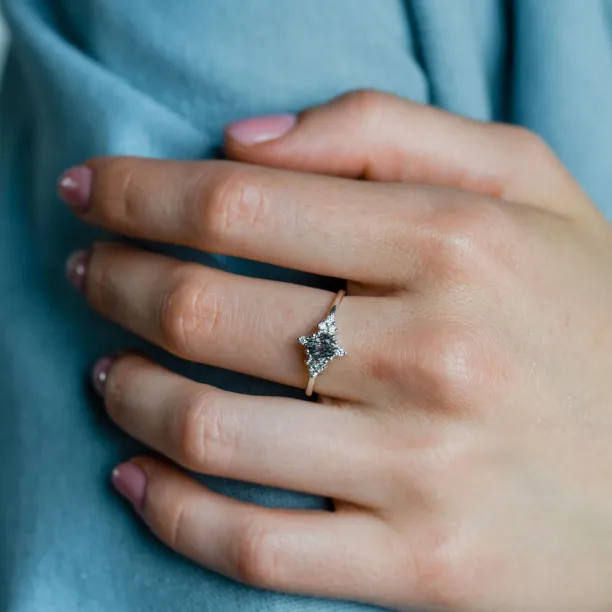 Zlatý prsten s rutilovým křišťálem a diamanty PHOENIX Image