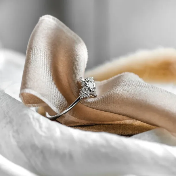 Atypický zlatý prsten se salt'n'pepper diamanty ORION Image