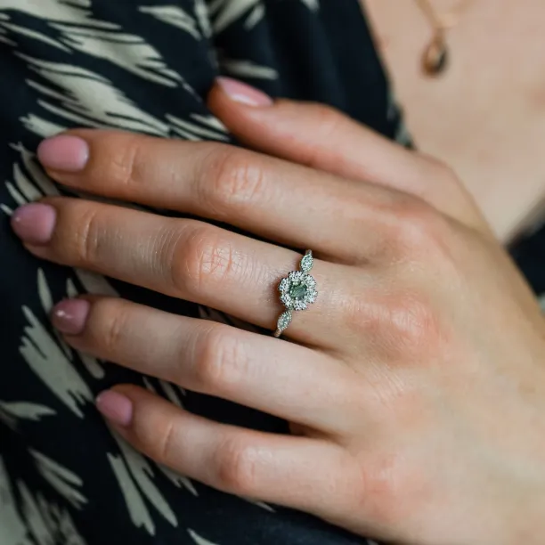 Vintage engagement ring with moss agate and diamonds CALLIN Image