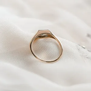 Original gold ring with an asymmetric teal sapphire TAYLOR Thumbnail